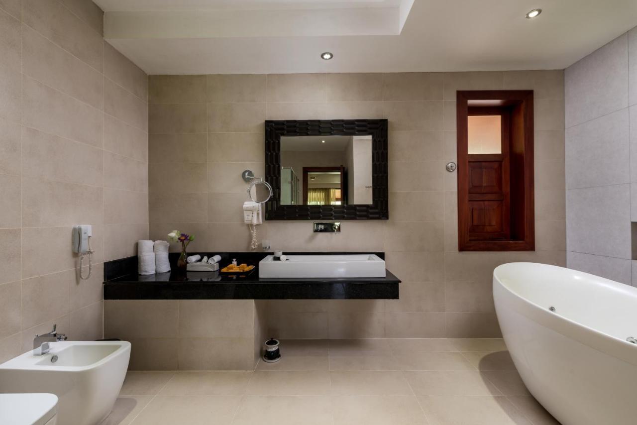 Suite Early Check & Late Check-out on Availability & on all Spa Treatments